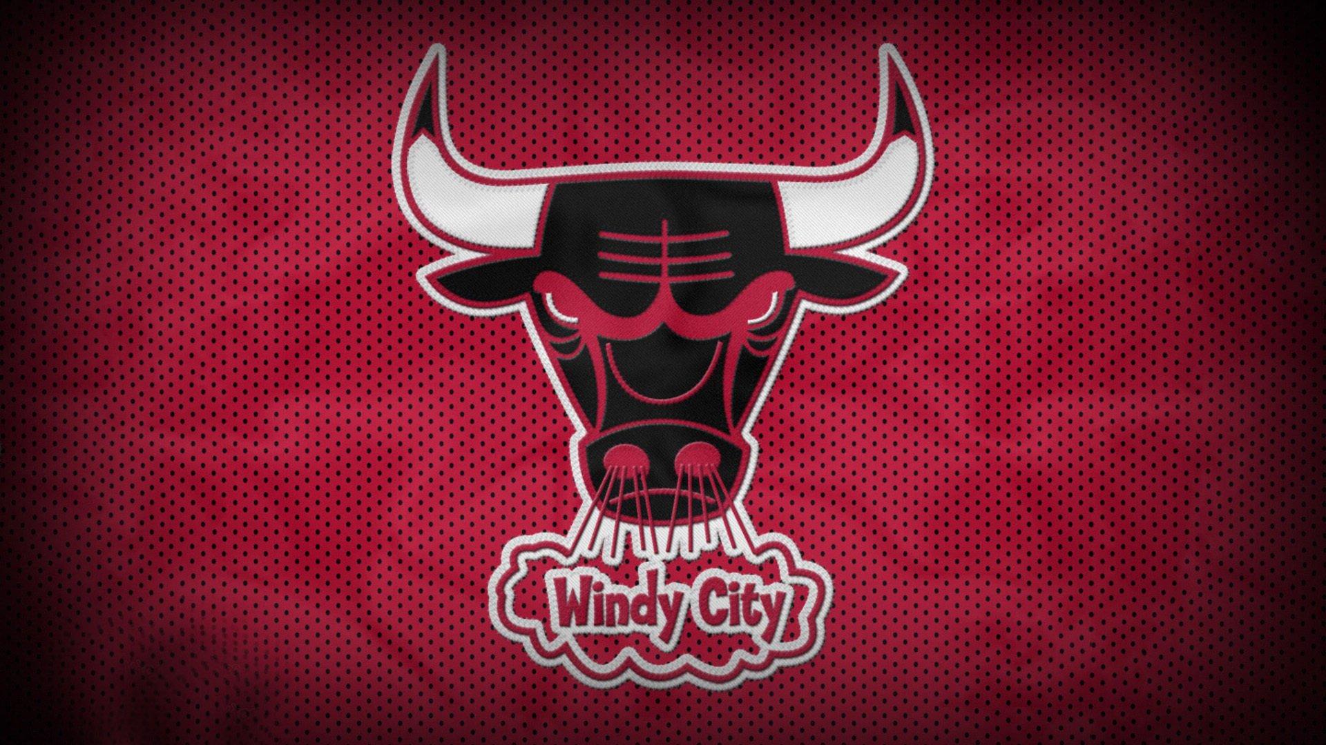 赛场边的距离,贝林厄姆家人观赛座位分隔引猜测,场内巨星闪耀难掩场外家庭谜团